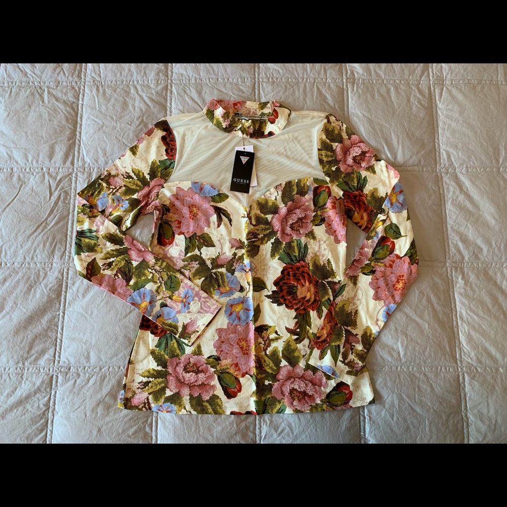 Guess top - Picture 1 of 6